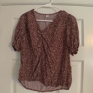 Old navy burgundy and white top